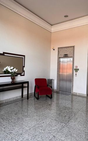 Apartamento à venda com 115m², 3 quartos e 2 vagas Apartamento à venda com 115m², 3 quartos e 2 vagasHall de entrada