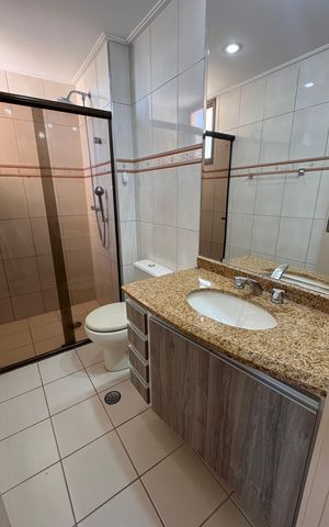 Apartamento à venda com 115m², 3 quartos e 2 vagas Apartamento à venda com 115m², 3 quartos e 2 vagasBanheiro da Suíte