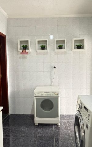 Casa à venda com 194m², 3 quartos e 2 vagas Casa à venda com 194m², 3 quartos e 2 vagasÁrea de Serviço