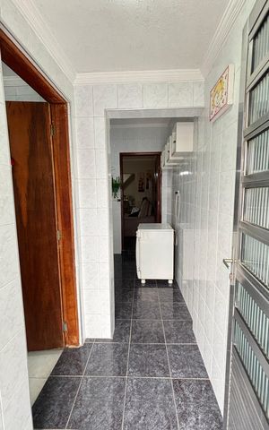 Casa à venda com 194m², 3 quartos e 2 vagas Casa à venda com 194m², 3 quartos e 2 vagasÁrea de Serviço