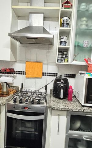 Casa à venda com 194m², 3 quartos e 2 vagas Casa à venda com 194m², 3 quartos e 2 vagasCozinha