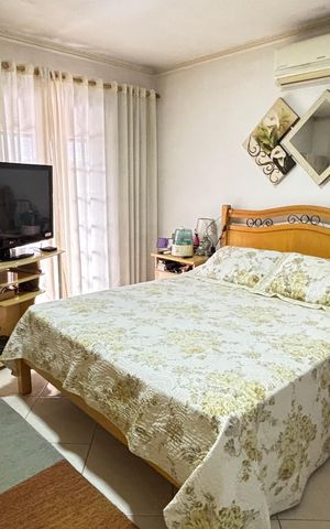 Casa à venda com 194m², 3 quartos e 2 vagas Casa à venda com 194m², 3 quartos e 2 vagasSuite