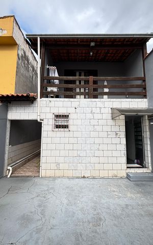 Casa à venda com 194m², 3 quartos e 2 vagas Casa à venda com 194m², 3 quartos e 2 vagasQuintal