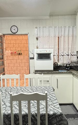 Casa à venda com 194m², 3 quartos e 2 vagas Casa à venda com 194m², 3 quartos e 2 vagasCozinha