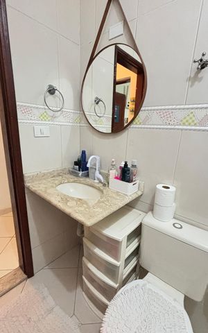 Casa à venda com 194m², 3 quartos e 2 vagas Casa à venda com 194m², 3 quartos e 2 vagasBanheiro