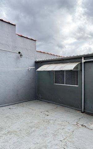 Casa à venda com 194m², 3 quartos e 2 vagas Casa à venda com 194m², 3 quartos e 2 vagasQuintal