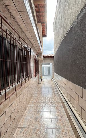 Casa à venda com 194m², 3 quartos e 2 vagas Casa à venda com 194m², 3 quartos e 2 vagasQuintal - Corredor
