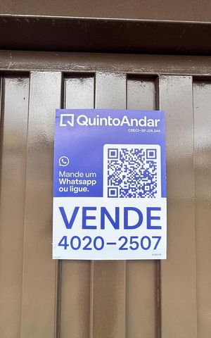 Casa à venda com 194m², 3 quartos e 2 vagas Casa à venda com 194m², 3 quartos e 2 vagasFachada