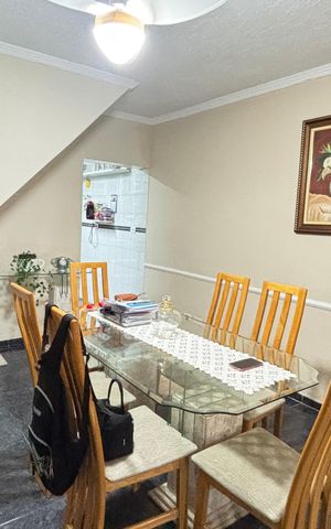Casa à venda com 194m², 3 quartos e 2 vagas Casa à venda com 194m², 3 quartos e 2 vagasSala - Sala de Jantar