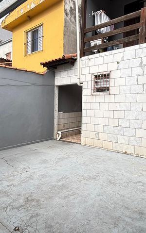 Casa à venda com 194m², 3 quartos e 2 vagas Casa à venda com 194m², 3 quartos e 2 vagasQuintal