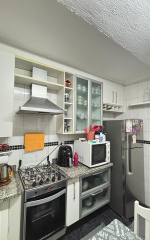 Casa à venda com 194m², 3 quartos e 2 vagas Casa à venda com 194m², 3 quartos e 2 vagasCozinha