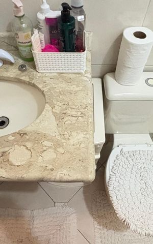 Casa à venda com 194m², 3 quartos e 2 vagas Casa à venda com 194m², 3 quartos e 2 vagasBanheiro