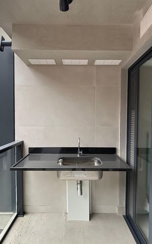 Apartamento à venda com 112m², 3 quartos e 1 vaga Apartamento à venda com 112m², 3 quartos e 1 vagaVaranda da Sala e dos quartos/Área de serviço