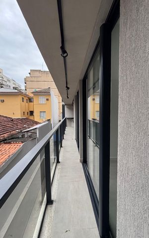 Apartamento à venda com 112m², 3 quartos e 1 vaga Apartamento à venda com 112m², 3 quartos e 1 vagaVaranda da Sala e dos quartos/Área de serviço