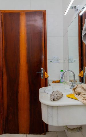 Casa à venda com 140m², 3 quartos e 2 vagas Casa à venda com 140m², 3 quartos e 2 vagasBanheiro 1