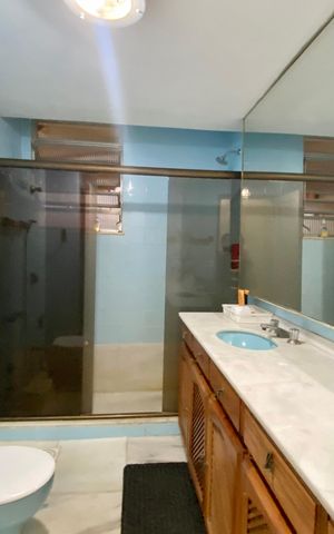 Apartamento à venda com 115m², 3 quartos e 1 vaga Apartamento à venda com 115m², 3 quartos e 1 vagaBanheiro 1