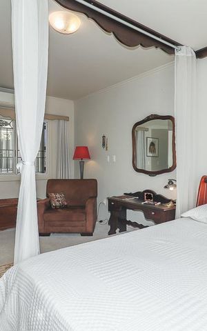 Casa à venda com 372m², 4 quartos e 4 vagas Suíte