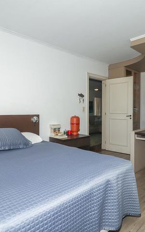 Casa à venda com 372m², 4 quartos e 4 vagasSuíte 2 