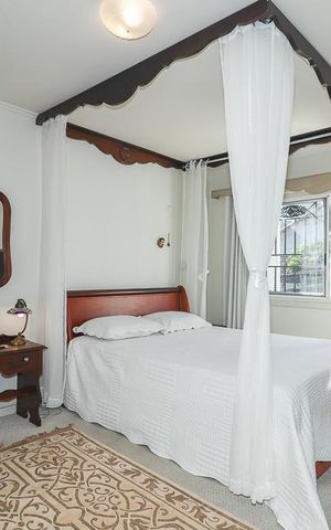 Casa à venda com 372m², 4 quartos e 4 vagas Suíte