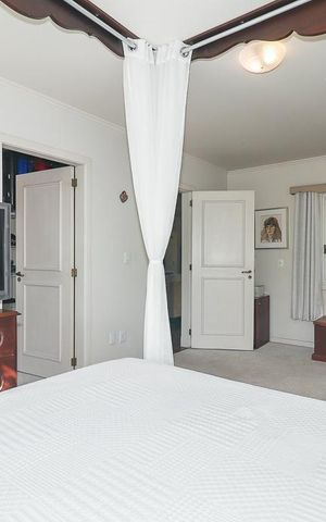 Casa à venda com 372m², 4 quartos e 4 vagas Suíte