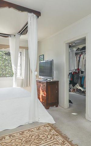 Casa à venda com 372m², 4 quartos e 4 vagas Suíte