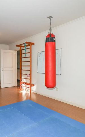 Casa à venda com 372m², 4 quartos e 4 vagasQuarto 2