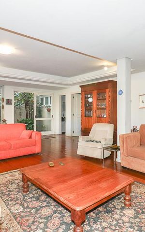Casa à venda com 372m², 4 quartos e 4 vagasSala
