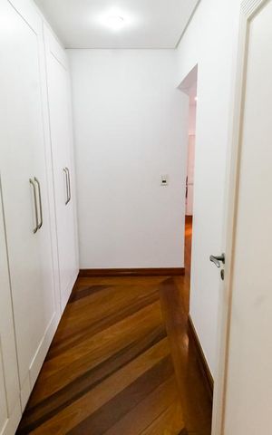 Casa de condomínio à venda com 1100m², 5 quartos e 4 vagas Casa de condomínio à venda com 1100m², 5 quartos e 4 vagasSuíte 3