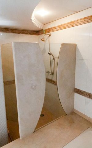 Casa de condomínio à venda com 1100m², 5 quartos e 4 vagas Casa de condomínio à venda com 1100m², 5 quartos e 4 vagasBanheiro 2 da Suíte 4