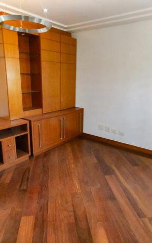Casa de condomínio à venda com 1100m², 5 quartos e 4 vagas Casa de condomínio à venda com 1100m², 5 quartos e 4 vagasSala 2