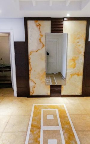 Casa de condomínio à venda com 1100m², 5 quartos e 4 vagas Casa de condomínio à venda com 1100m², 5 quartos e 4 vagasCorredor
