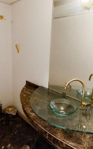 Casa de condomínio à venda com 1100m², 5 quartos e 4 vagas Casa de condomínio à venda com 1100m², 5 quartos e 4 vagasLavabo da Sala 1