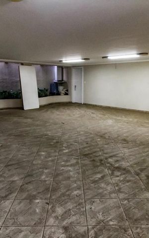 Casa de condomínio à venda com 1100m², 5 quartos e 4 vagas Casa de condomínio à venda com 1100m², 5 quartos e 4 vagasGaragem