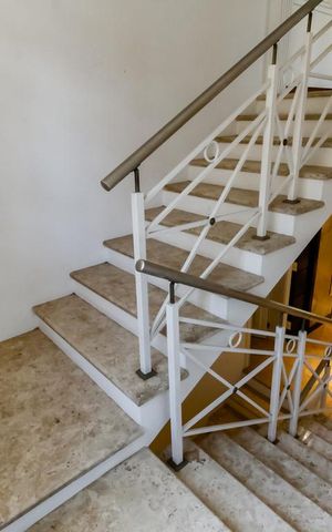 Casa de condomínio à venda com 1100m², 5 quartos e 4 vagas Casa de condomínio à venda com 1100m², 5 quartos e 4 vagasCorredor