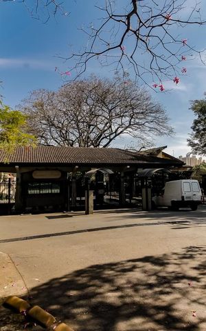 Casa de condomínio à venda com 1100m², 5 quartos e 4 vagas Casa de condomínio à venda com 1100m², 5 quartos e 4 vagasFachado do condomínio