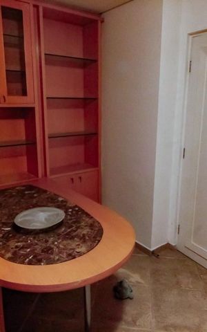Casa de condomínio à venda com 1100m², 5 quartos e 4 vagas Casa de condomínio à venda com 1100m², 5 quartos e 4 vagasSala 5 - ADEGA