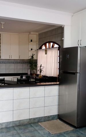 Casa à venda com 139m², 5 quartos e 2 vagas Casa à venda com 139m², 5 quartos e 2 vagasCozinha