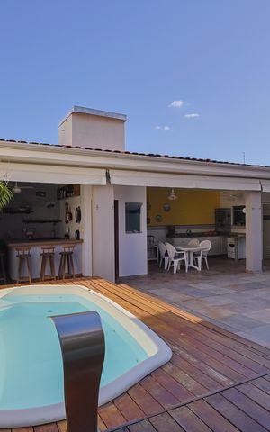 Casa à venda com 292m², 4 quartos e 4 vagas Casa à venda com 292m², 4 quartos e 4 vagasVaranda gourmet