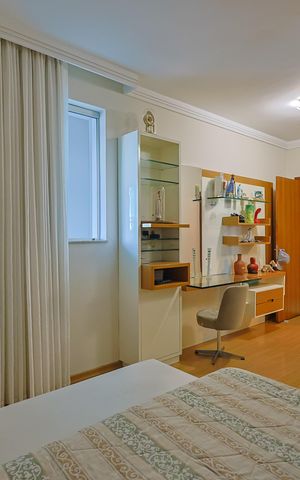 Casa à venda com 292m², 4 quartos e 4 vagas Casa à venda com 292m², 4 quartos e 4 vagasSuíte 1