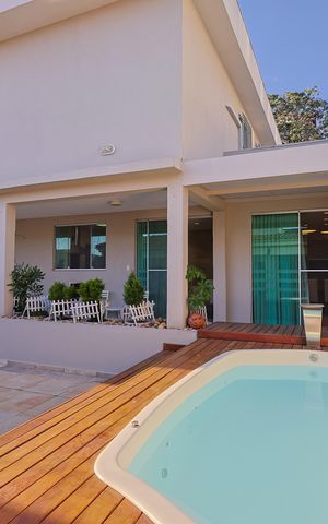Casa à venda com 292m², 4 quartos e 4 vagas Casa à venda com 292m², 4 quartos e 4 vagasVaranda gourmet