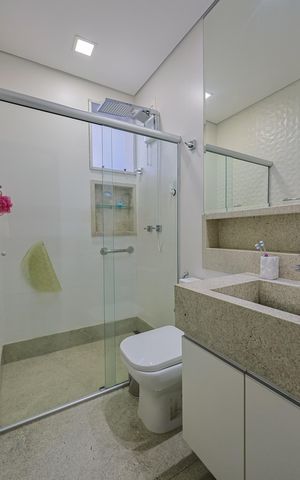 Casa à venda com 292m², 4 quartos e 4 vagas Casa à venda com 292m², 4 quartos e 4 vagasBanheiro Semi Suíte 2 e 3