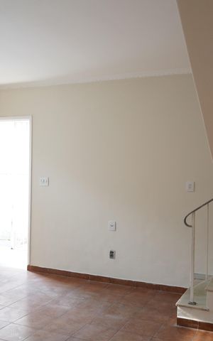 Casa para alugar com 175m², 3 quartos e 2 vagasSala