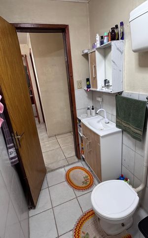 Casa à venda com 96m², 2 quartos e 1 vaga Casa à venda com 96m², 2 quartos e 1 vagaBanheiro