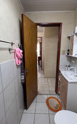 Casa à venda com 96m², 2 quartos e 1 vaga Casa à venda com 96m², 2 quartos e 1 vagaBanheiro