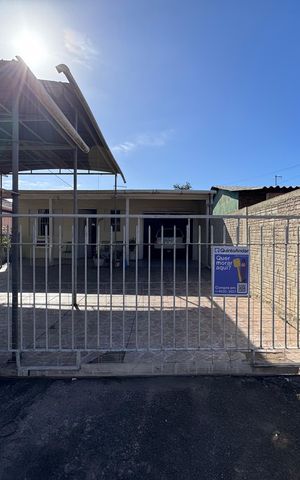 Casa à venda com 96m², 2 quartos e 1 vaga Casa à venda com 96m², 2 quartos e 1 vagaFachada - Placa