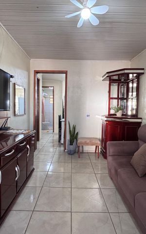 Casa à venda com 96m², 2 quartos e 1 vaga Casa à venda com 96m², 2 quartos e 1 vagaSala