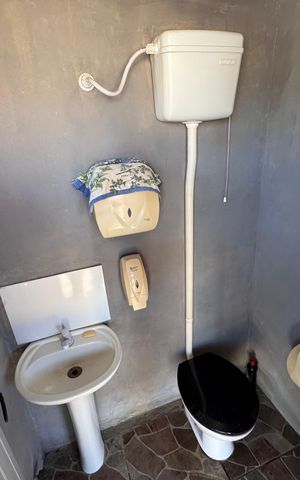 Casa à venda com 96m², 2 quartos e 1 vaga Casa à venda com 96m², 2 quartos e 1 vagaBanheiro de Serviço