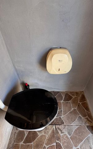 Casa à venda com 96m², 2 quartos e 1 vaga Casa à venda com 96m², 2 quartos e 1 vagaBanheiro de Serviço