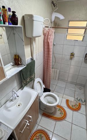 Casa à venda com 96m², 2 quartos e 1 vaga Casa à venda com 96m², 2 quartos e 1 vagaBanheiro