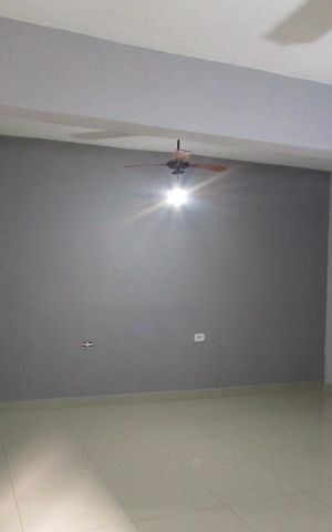 Casa à venda com 300m², 2 quartos e 2 vagasSuíte